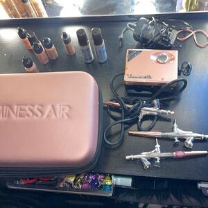 Luminess legend airbrush system + makeup & case GUC